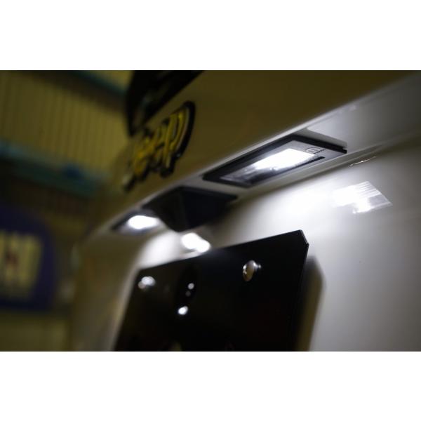 JEEPレネゲード用　LEDライセンスライト