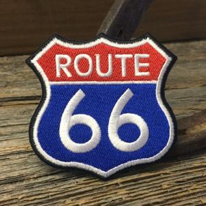 送料無料 ルート66 シールド ロゴ ミニワッペン ◆ ROUTE66 アメリカ旧国道 標識型 アイロン接着 パッチ 赤青 CAWP129｜smilemaker2525