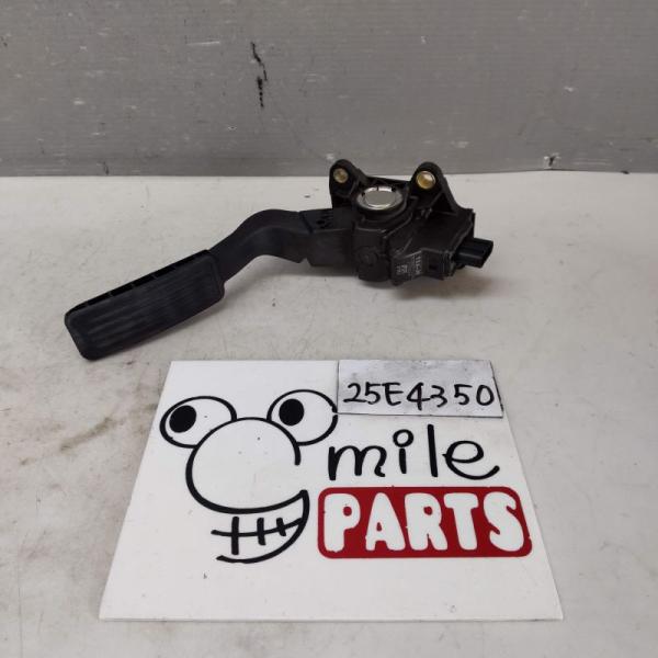 ＪＪ２／ＪＪ１　Ｎ−ＶＡＮ　純正　アクセルペダル　１Ａ５−１２−１/２５Ｅ４３５０*同梱不可