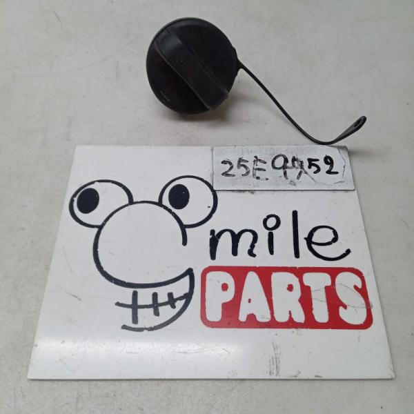 ＭＲ５２Ｓ　ハスラー　純正　フューエルキャップ　１Ａ７−２１−３/２５Ｅ９７５２*同梱不可