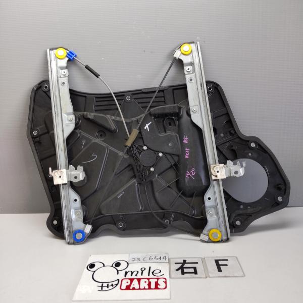 ＮＣ２５／Ｃ２５　セレナ　純正　右フロントレギュレーター　２Ｘ１−３−３/２３Ｃ６５４９*同梱不可