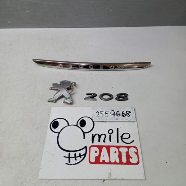 Ａ９５Ｆ０１　プジョー２０８　純正　ゲートエンブレムセット　２Ｚ２−１９−４/２５Ｅ９６６８*同梱不...