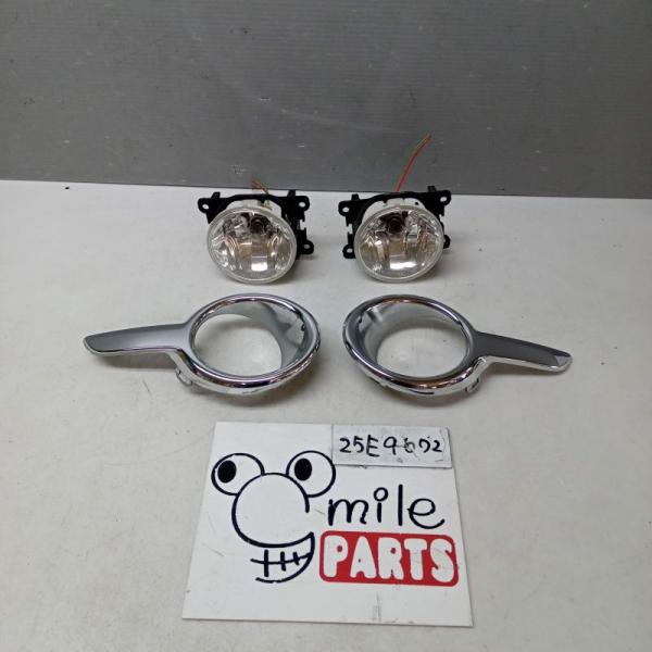 Ａ９５Ｆ０１　プジョー２０８　純正　左右フォグランプ　２Ｚ２−１９−４/２５Ｅ９６７２*同梱不可