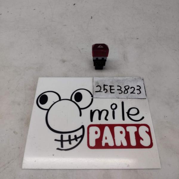 ＧＰ７　ＸＶ　純正　ハザードスイッチ　２Ｚ６−１−５/２５Ｅ３８２３*同梱不可