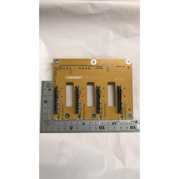 2320053★中古Chenbro SR301 Series 6Gb/s 4-port 3.5 SA...