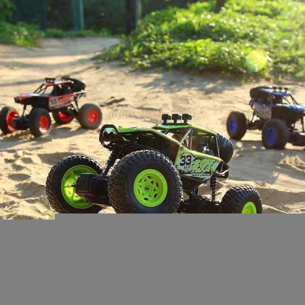 オフロードＲＣカー１／２０ビックタイヤ４ＷＤラジコンワイルド走行＆防震サスで安定 無線操作で遊びやす...