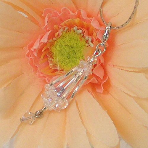 アクセサリー ペンダント クリスタルドロップ付