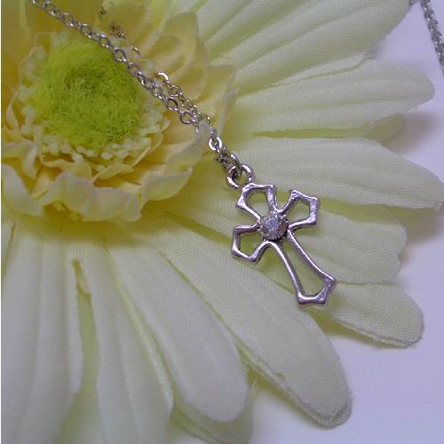 アクセサリー ペンダント クロス＆ラインストーン