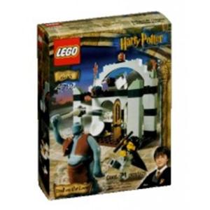 レゴ Lego # 4712 Harry Potter and the Sorcerer's Stone troll invasion Troll on the Loose