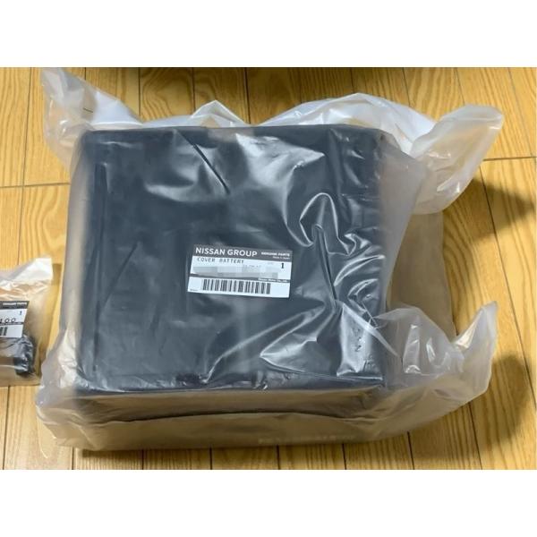 ★ 日産 純正 新品  BNR32 スカイライン GT-R 標準車 バッテリーカバー