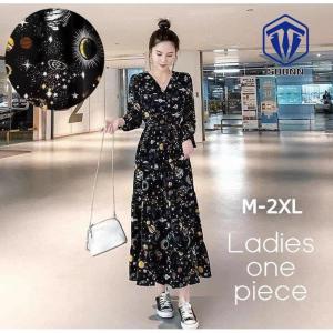 ワンピース 長袖 レディース ミモレ丈 ロング丈 Vネック フレアスカート 大きいサイズ シフォン 宇宙 コスモ 天体 イラスト 総柄 ブラック 黒 Son Ooneps1743 Soonn 通販 Yahoo ショッピング