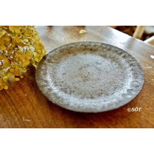 陶器 中皿 取り皿 ケーキ皿 リム皿 中サイズ 黒 井内素 作家 Eco