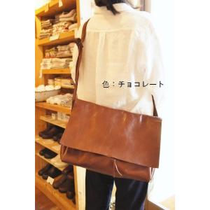 ショルダーバッグ トライアングルショルダー 大サイズ ソフト本革 日本製 Stitch 0HYS17