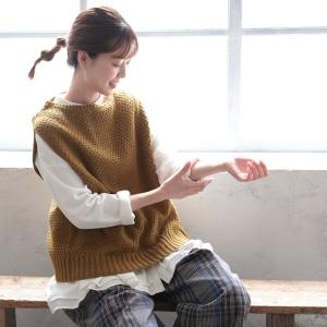 うしろでシャツとの重ね着を遊ぶニットベスト レ...の詳細画像5