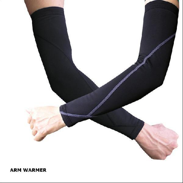 （2点までクリックポスト200円OK）mcn アームウォーマー（3Dタイプ・裏起毛アームガード）自転...