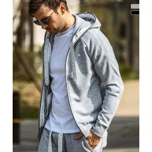 1PIU1UGUALE3 RELAX ウノピゥウノウグァーレトレ リラックス パイピングロゴ ワイド...