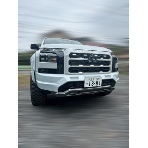 【新車外し】三菱トライトン　純正フロントグリル 新型トライトン ブラックエディショングリル(アンバーマーカー付き