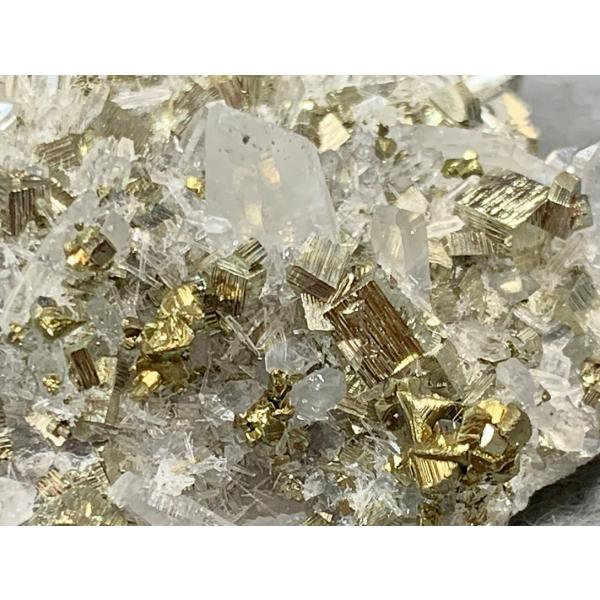 QUARTZ(水晶)青森県尾太水晶・黄鉄鉱・黄銅鉱blapiz-1856