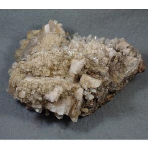Potassium feldspar(カリ長石：マネバッハ式双晶)岐阜県蛭川田原6690