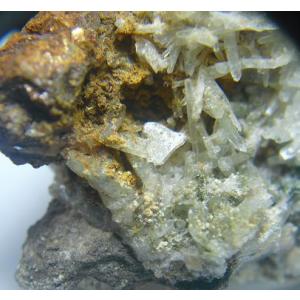 Potassium feldspar(カリ長石：マネバッハ式双晶)岐阜県蛭川田原6690