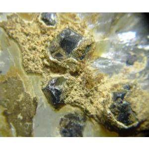 BORCARITE(硼灰石)岡山県布賀0152 : ラピス - 通販 - Yahoo!ショッピング