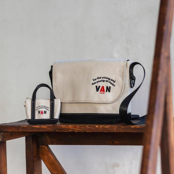 【新品】1週間以内発送　VAN 2024 IVYメッセンジャーバッグ＋トート型ミニポーチSET BO...