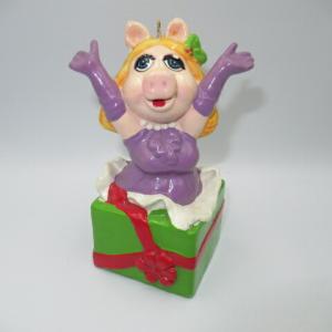 マペットショー★ミスピギー★Miss Piggy★ピギー★クリスマスオーナメント★ぬいぐるみ★人形★フィギュア★セサミストリート★｜spiral-toy