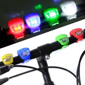 LED 自転車ライト セーフティ テール リア ライト シリコンライト 電池式 サイクル 3段階点灯 防水 送料無料｜spring-sp