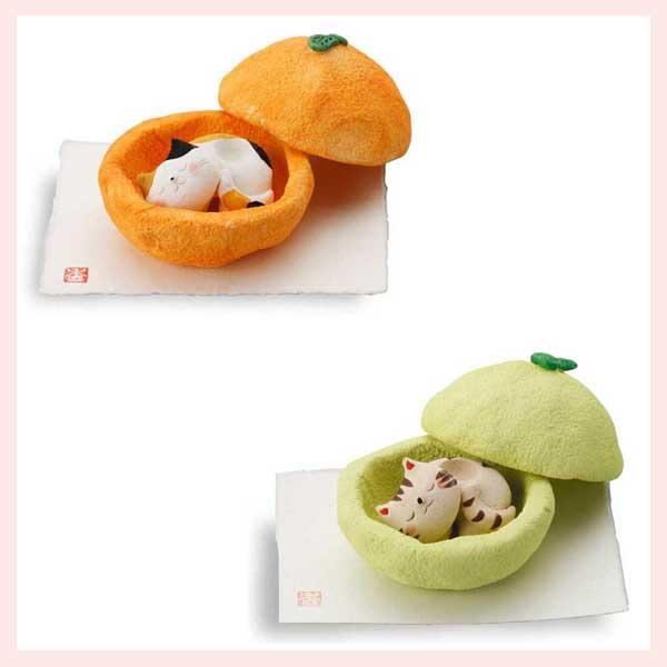 陶器製　果物猫　アロマ（高さ：猫4.5cm・果実5.0cm／径7.5cm）／２種類
