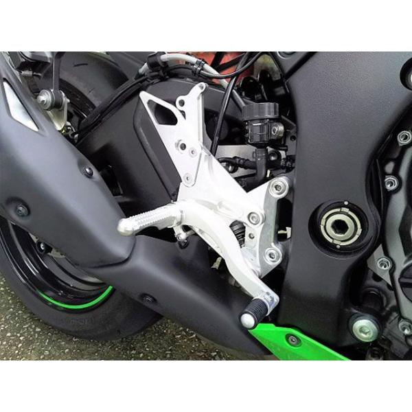 BEET Ninja ZX-10R ABS バックステップ関連パーツ ハイパーバンク 固定式（シルバ...