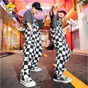 ダンス衣装　子供舞台演出ヒップホップジャズダンスウェア　キッズ　サロペット　チェック柄オーバーオール　ロングパンツ　半袖ｔシャツ　hiphopかっこいいダン｜step1