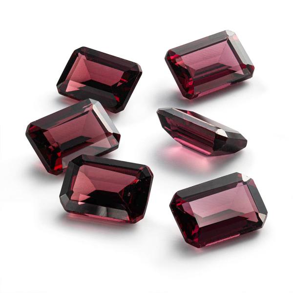 1粒売り　宝石質モザンビーク産ガーネットAAA ルース レクタングルファセットカット6×4mm