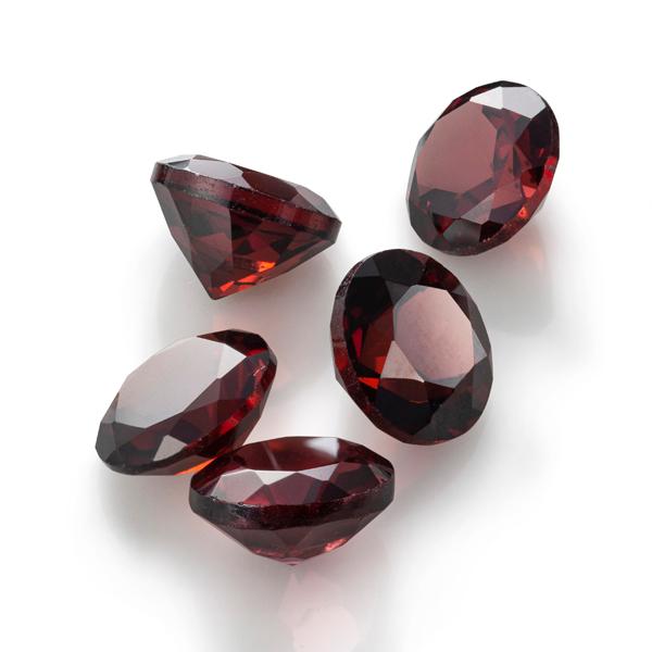 2粒売り　宝石質モザンビーク産ガーネットAAA　ルース　ラウンドファセットカット5×5×3mm