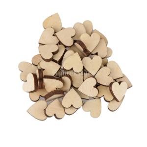 50pcsの木製の心の結婚式のテーブル散乱装飾木材工芸の20ミリメートル