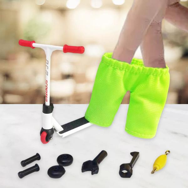 フィンガースクーター2輪フィンガーノベルティおもちゃのパーティーはギフトホワイトを支持します