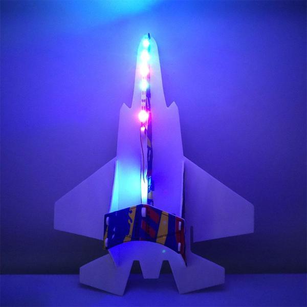 ヤードゲーム3-6歳の男の子の女の子の青のためのセットの飛行機のおもちゃの懐中電灯