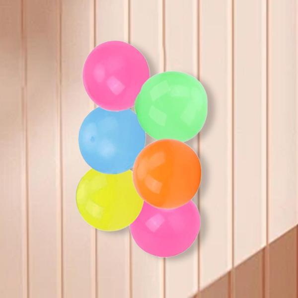暗闇で光るスティッキーボール 6個 フィジェットトイ パーティー記念品 天井にくっつくクールなもの ...