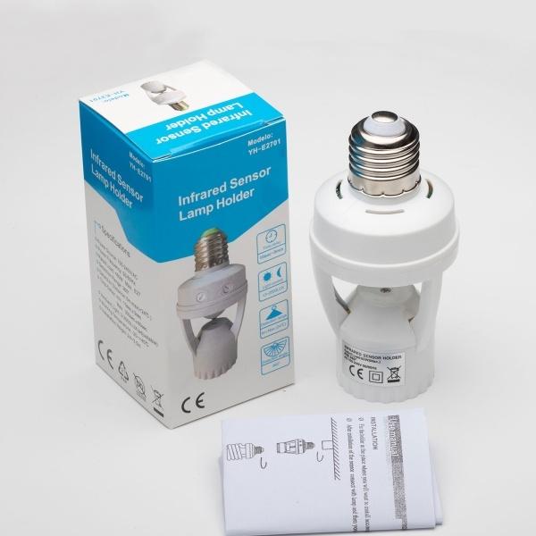 PIRモーションセンサーライトソケット固定スマートセキュリティコントロール調整可能E27プラグソケッ...