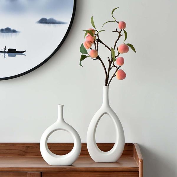 家の寝室の装飾のための2つのセラミック中空花瓶現代美術のセット