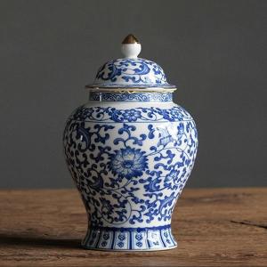 中国の陶磁器の生姜の瓶の艶をかけられた手描きのお茶の貯蔵多目的