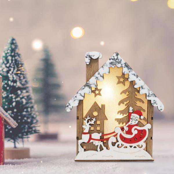 クリスマス ツリーの掛かる装飾の木の小さい家は中空の設計をつけました