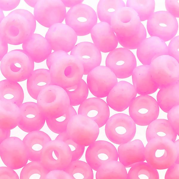 特大ビーズ 4mm オペークピンク 透けていないお菓子のようなピンク色