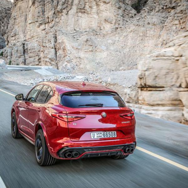 ◆アルファ・ロメオ 2018y〜ステルヴィオ SUV用 エアダクトタイプ カーボンルーフスポイラー/...