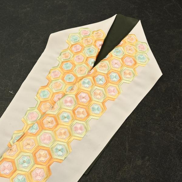 91NK35300【在庫処分品】【少々難有り】半襟/刺繍半衿/Silelly/シルエリー/亀甲/刺繍...