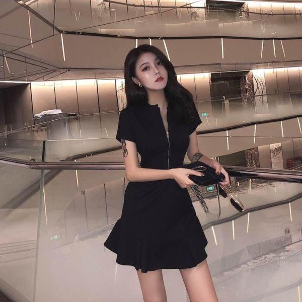ワンピース レディース 婦人服 半袖 フロントジップ フリル マイクロミニ丈 膝上丈 フレア おしゃ...