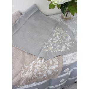 ダマスク刺繍のテーブルランナー（コットン・２色）４０×１００ｃｍ