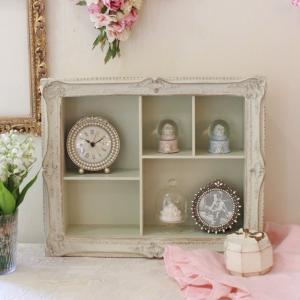 フレンチスタイルのウォールシェルフ 壁掛け棚 棚受け