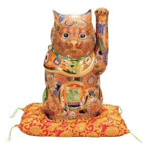 日本の伝統工芸品【九谷焼】 10号招き猫 盛（宝船） 布団付  (K8-1568)｜stylence