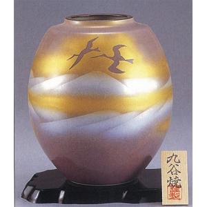 日本の伝統工芸品【九谷焼】10号花瓶 金箔鶴木立連山 N177-01 : 九谷焼