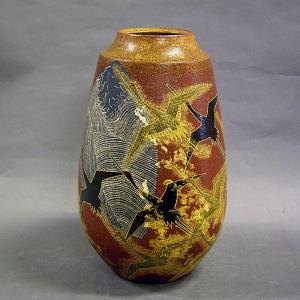 日本の伝統工芸品【九谷焼】10号花瓶 金箔鶴木立連山 N177-01 : 九谷焼